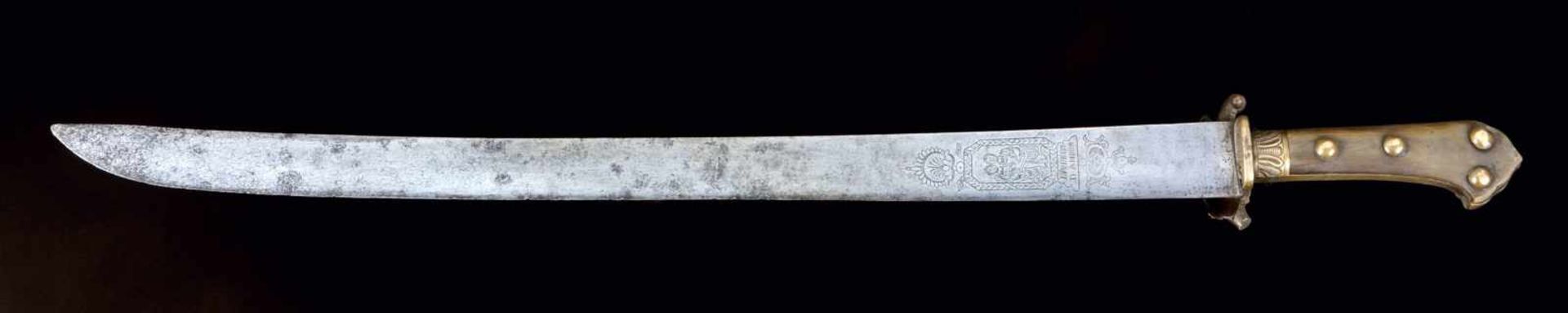 RARE PANDUR STYLE HUNTING DAGGER WITH ENGRAVED BLADE AND KARABELA HILT, WESTERN EUROPE, MIDDLE - Bild 3 aus 9