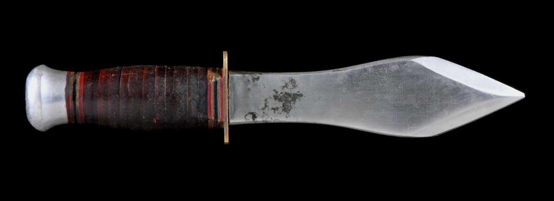 A FRENCH THROWING KNIFE BY SABATIER, 20TH CENTURY, 2ND HALF. Origin: France, 20th century 2nd