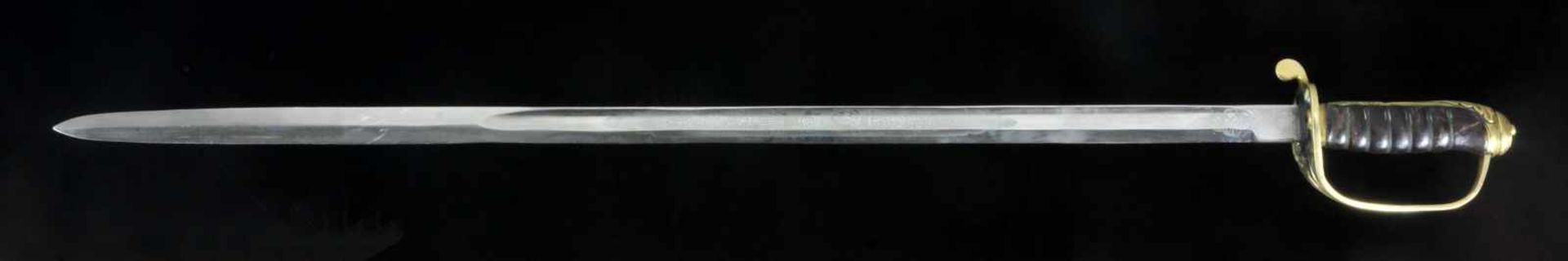 A BRITISH 1845 PATTERN INFANTRY OFFICER’S SWORD WITH ETCHED BLADE, VICTORIAN PERIOD. Origin: - Bild 14 aus 19