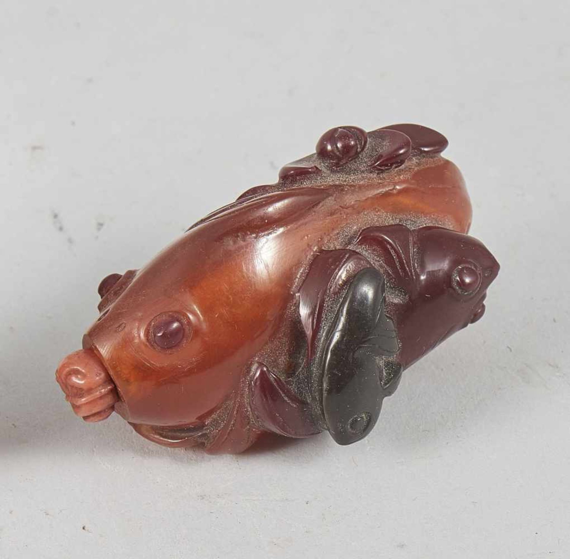 TWO CHINESE SNUFF BOTTLES IN AGATE, REPUBLICAN PERIOD AND LATER, 20TH CENTURY.A banded agate snuff - Bild 3 aus 6