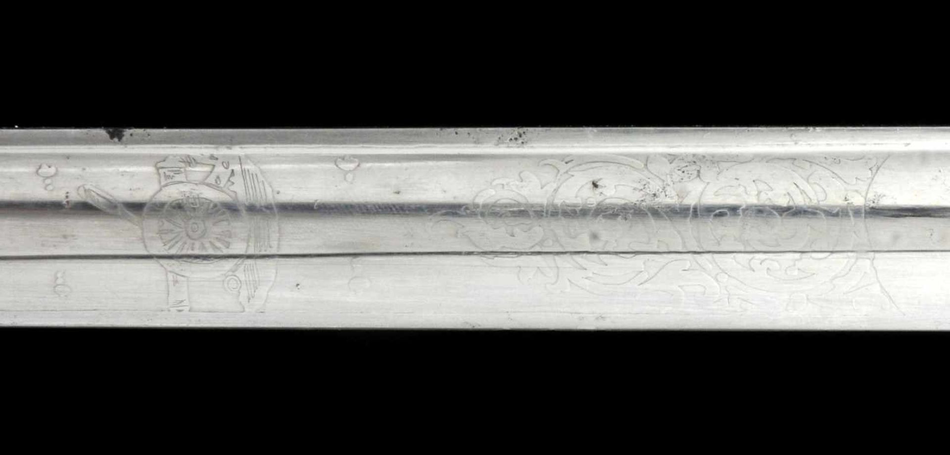 A BRITISH ROYAL ARTILLERY OFFICER’S SWORD WITH ETCHED BLADE, RETAILED BY ARMY & NAVY COOPERATIVE - Bild 4 aus 18