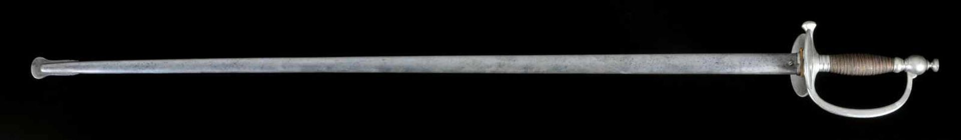 A FRENCH M1887 ARTILLERY OR GRENADIERS N.C.O.’S SHORT SWORD IN SCABBARD, WITH FOLDING GUARD. Origin: - Bild 5 aus 12