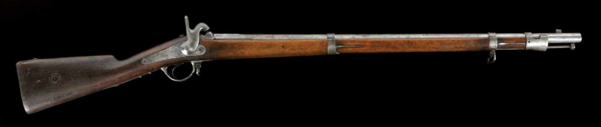 A FRENCH PERCUSSION MUSKET RIFLE M1842, 19TH CENTURY GEWEHR Origin: France. Length 121 cm.