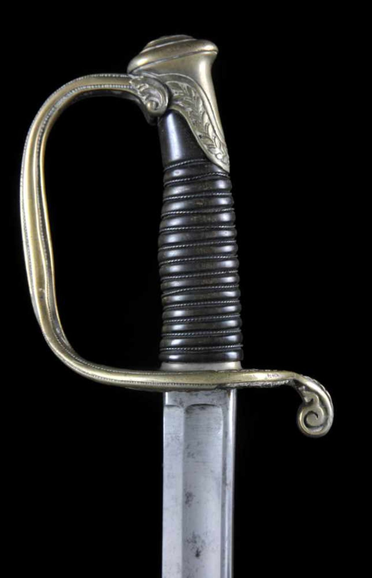 A FRENCH M1845 INFANTRY OFFICER’S SABER, BEFORE CHANGES IN 1855. FRANCE, CHATELLERAULT. Sabre d’ - Bild 14 aus 17