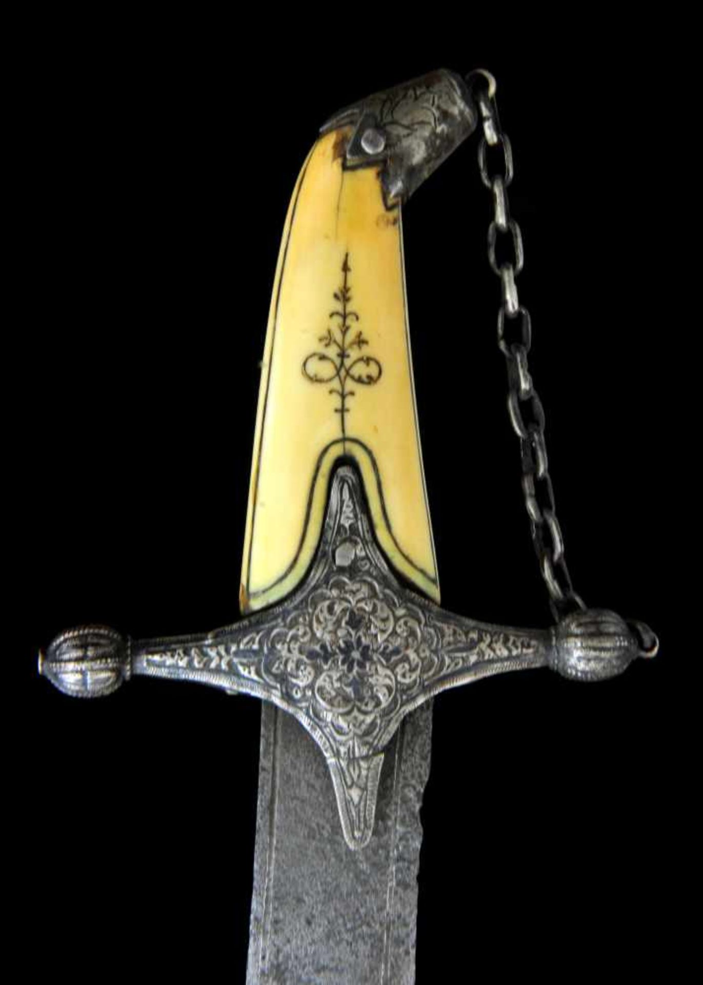 RARE DAGHESTAN SABRE SWORD, EARLY 20TH C. NIELLO, GOLD AND SILVER INLAYS, RUSSIAN EMPIRE, SWORD. - Bild 5 aus 10