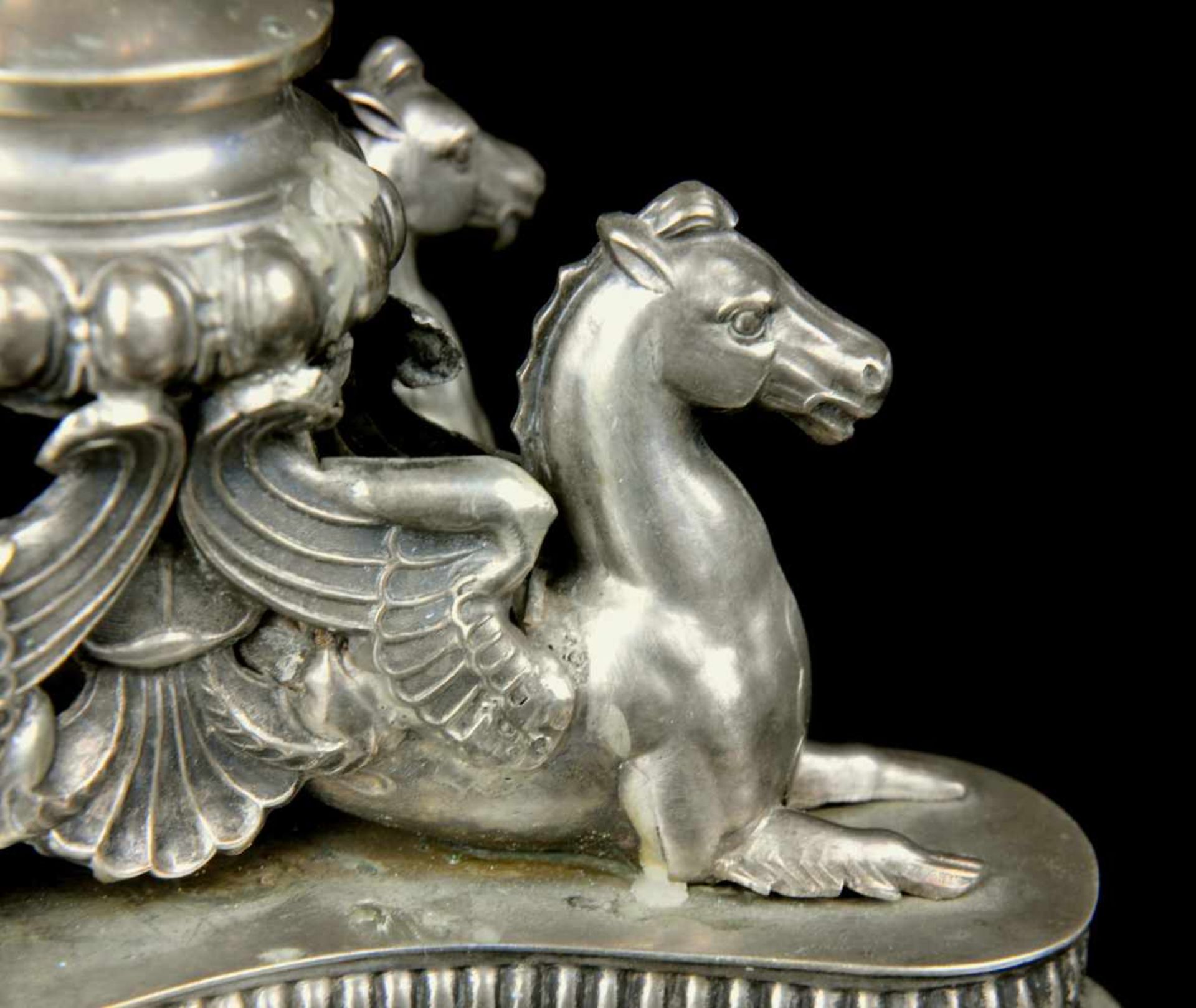 GERMAN SILVER CANDLESTICK WITH HORSES. 19TH CENTURY, GERMANYOrigin: Germany, 19th century. - Bild 3 aus 9