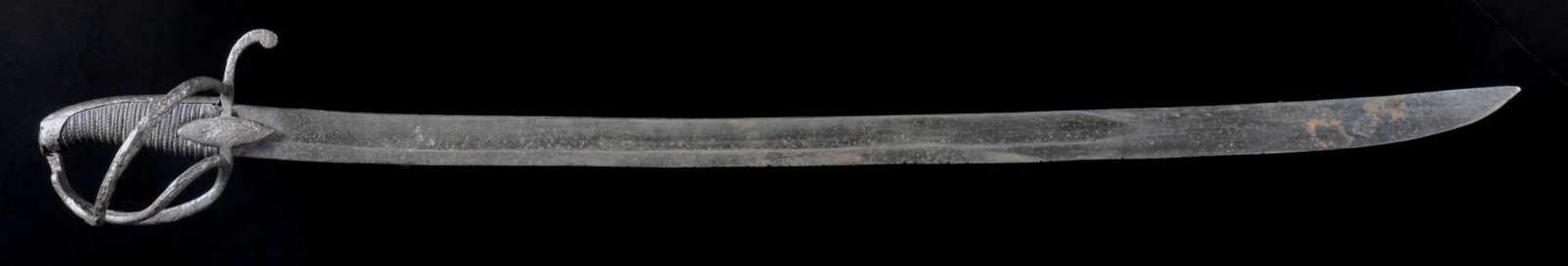 A FRENCH EMPIRE PERIOD LIGHT CAVALRY SWORD IN IRON. FRANCE, EARLY 19TH CENTURY. Origin: France, - Bild 2 aus 9