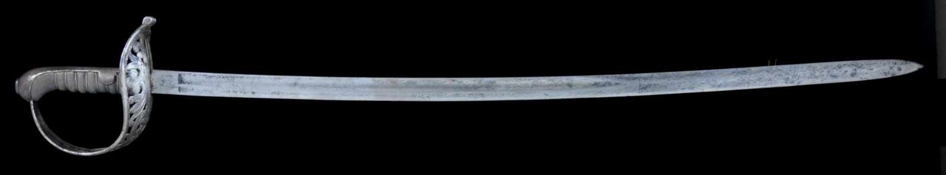 AN AUSTRO-HUNGARIAN M1869 CAVALRY OFFICER’S SWORD WITH GERMAN PRODUCED BLADE. KuK Kavallerie- - Bild 3 aus 10