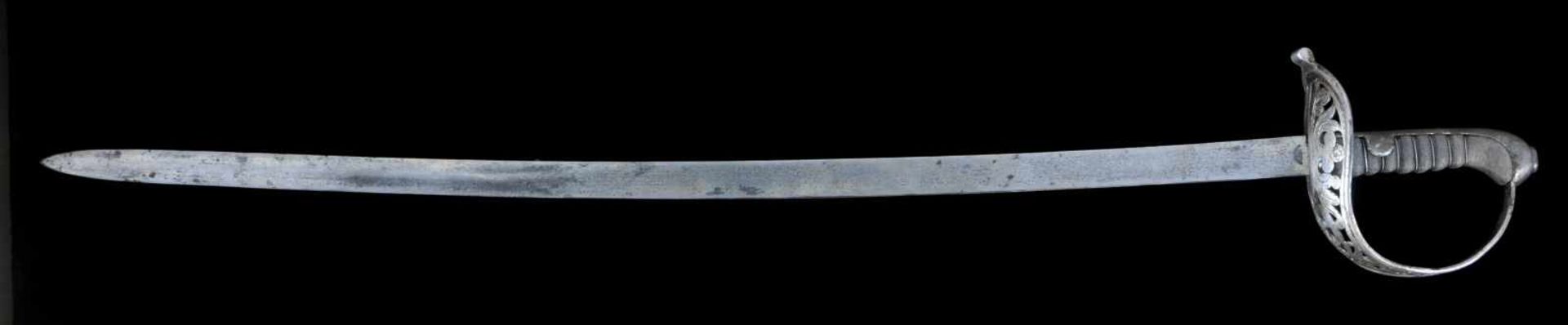 AN AUSTRO-HUNGARIAN M1869 CAVALRY OFFICER’S SWORD WITH GERMAN PRODUCED BLADE. KuK Kavallerie- - Bild 4 aus 10