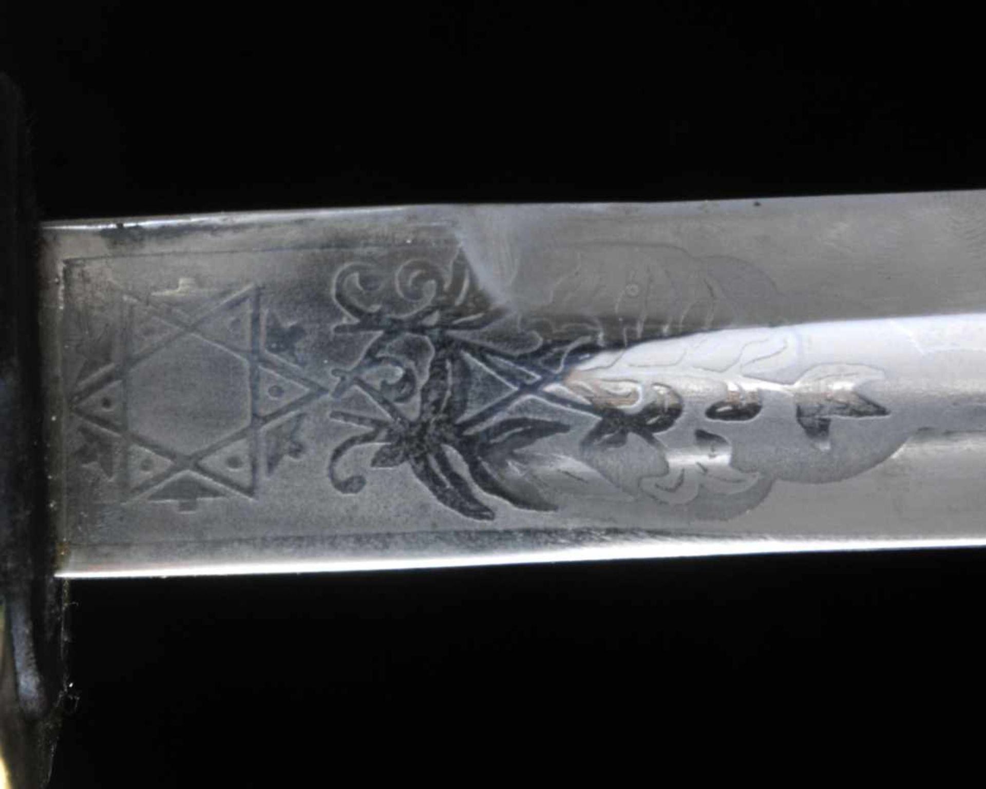 A BRITISH 1845 PATTERN INFANTRY OFFICER’S SWORD WITH ETCHED BLADE, VICTORIAN PERIOD. Origin: - Bild 10 aus 19