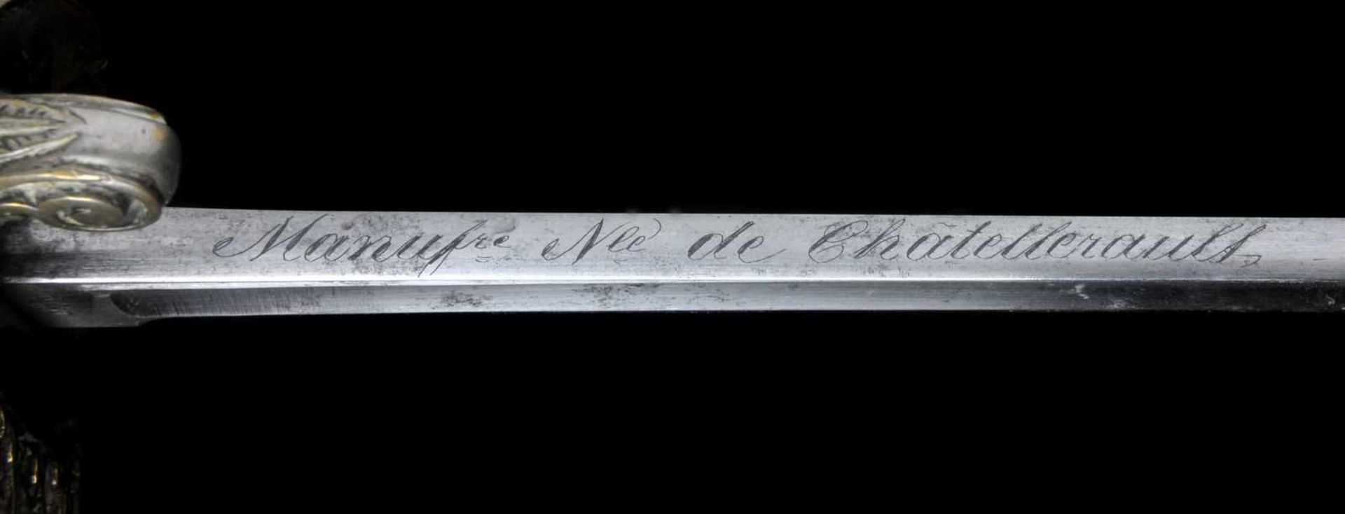 A FRENCH M1845 INFANTRY OFFICER’S SABER, BEFORE CHANGES IN 1855. FRANCE, CHATELLERAULT. Sabre d’ - Bild 3 aus 17
