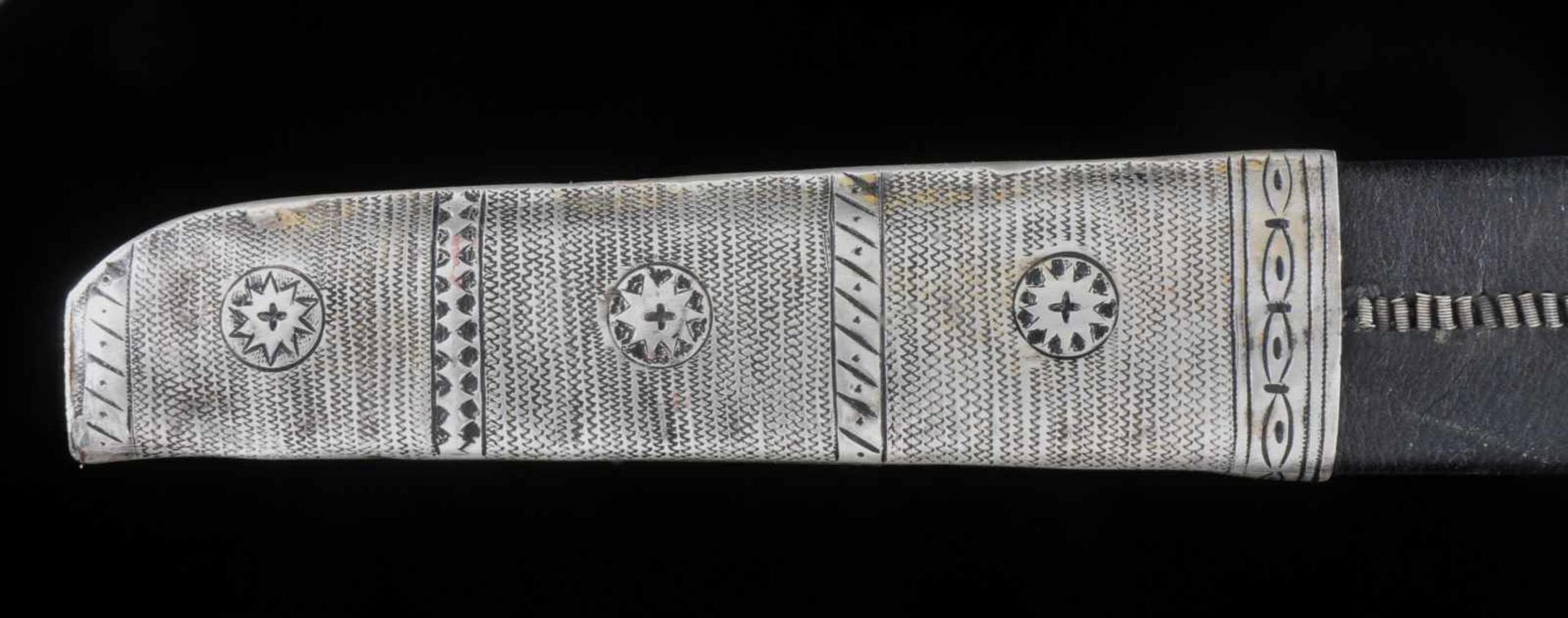 SILVER MOUNTED AND NIELLO SHASHKA SWORD. SOUTH CAUCASUS, 19TH CENTURY. Origin: South Caucasus ( - Bild 4 aus 17