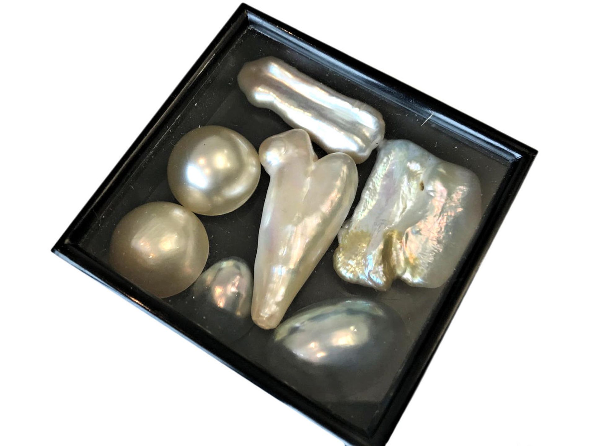 Perlen: Konvolut außergewöhnlicher Zuchtperlen, Restbestand aus Goldschmiede-Nachlass 1. 4