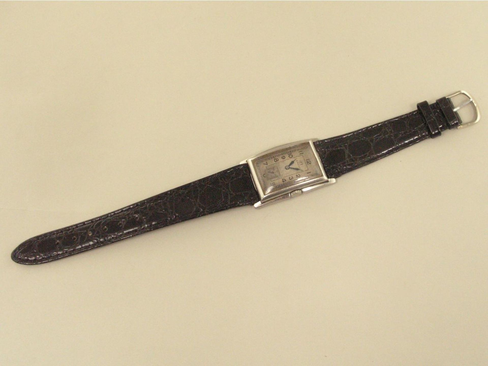 Armbanduhr: seltene, frühe Omega Herrenuhr in Edelstahl mit großem, asymmetrischen Gehäuse, 30er - Bild 2 aus 2