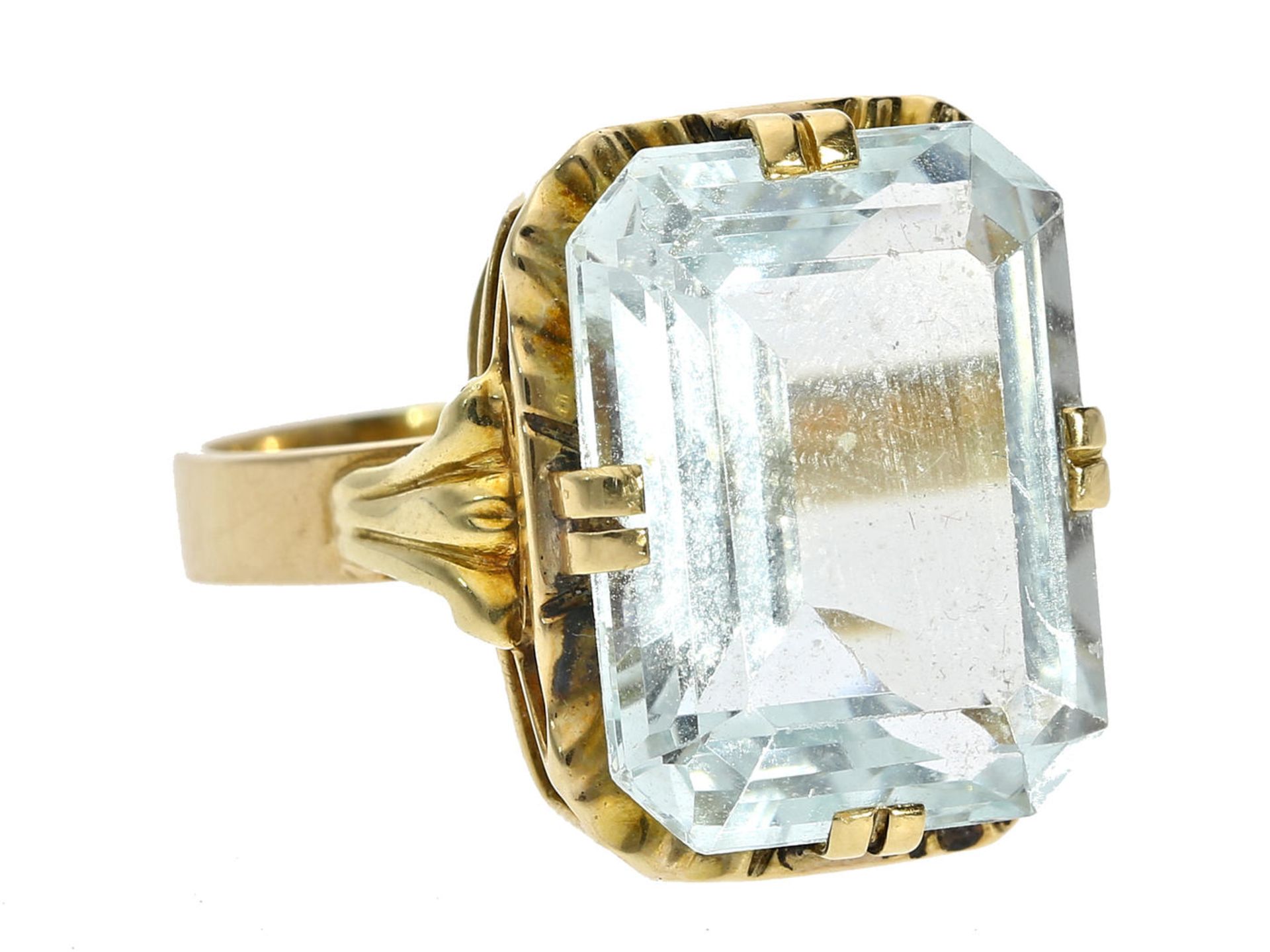 Ring: schöner vintage Goldschmiedering mit Aquamarin Ca. Ø17,5mm, RG55, ca. 6,9g, 14K Gold,