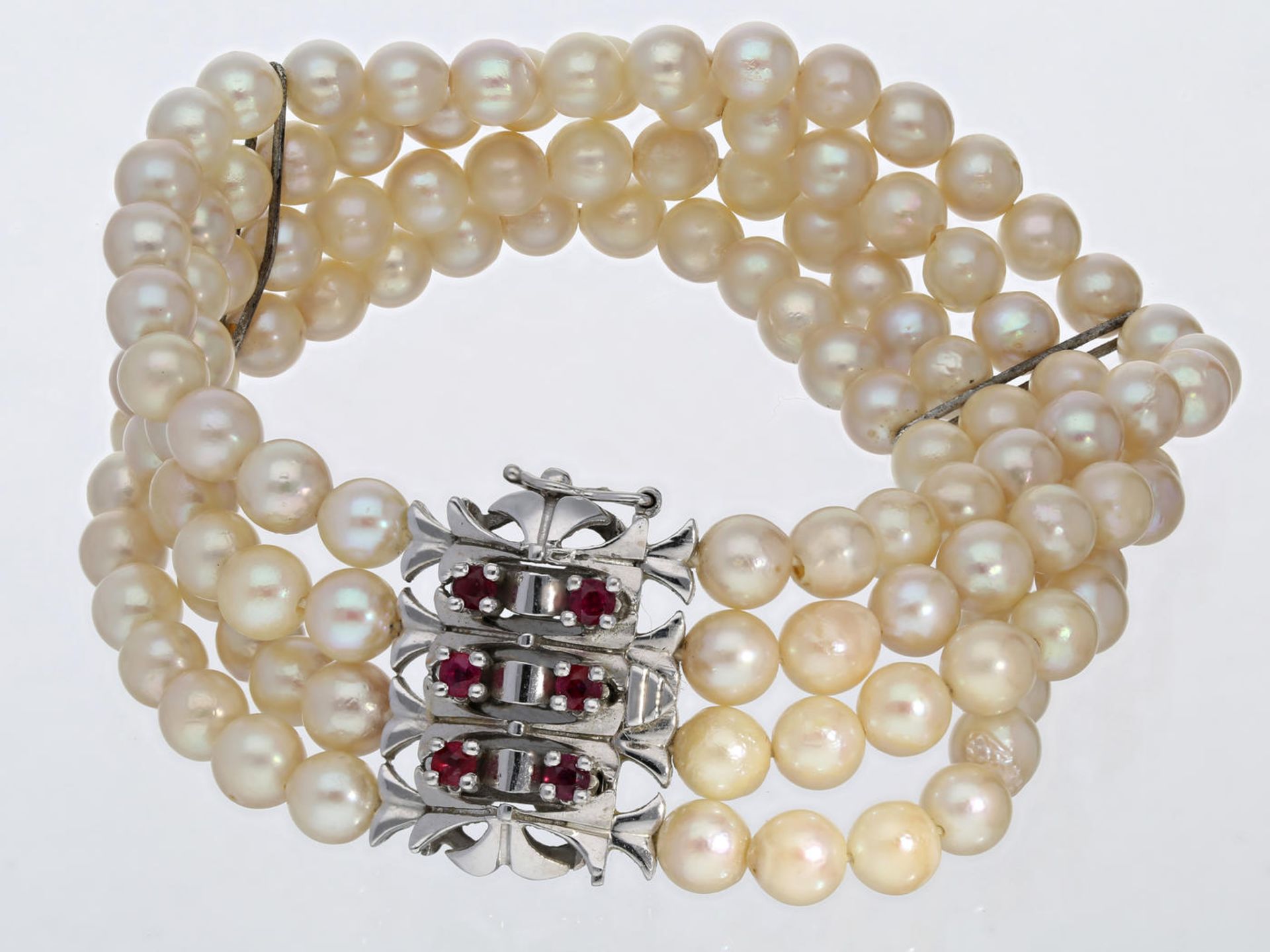 Armband: 4-reihiges Perlenarmband mit weißgoldener Prunk-Schließe Ca. 18cm lang, ca. 31,5g, 14K