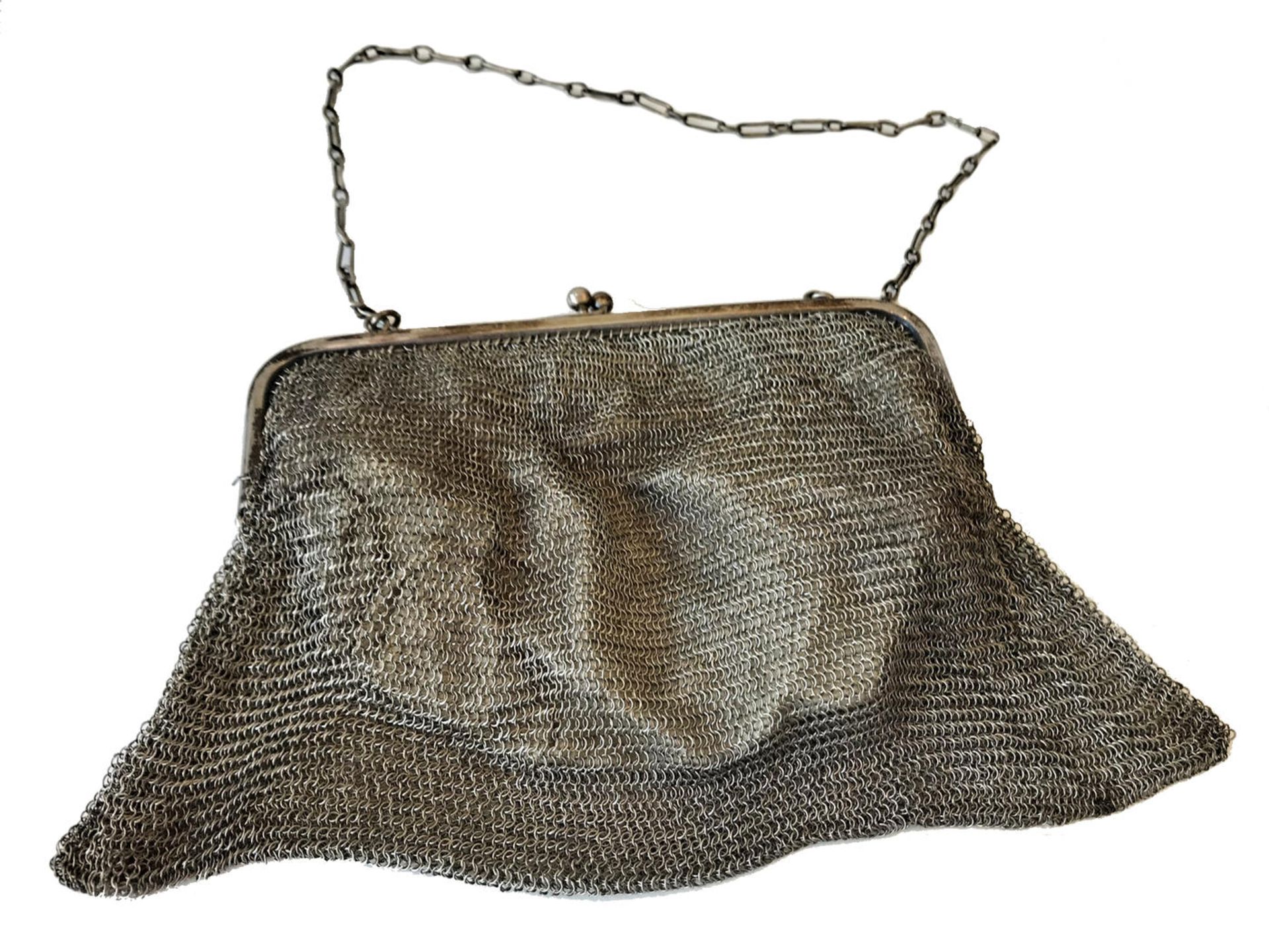 Tasche: großes Abendtäschchen aus Silber, vermutlich um 1920 Ca. 20 × 13cm, an ca. 46cm langer