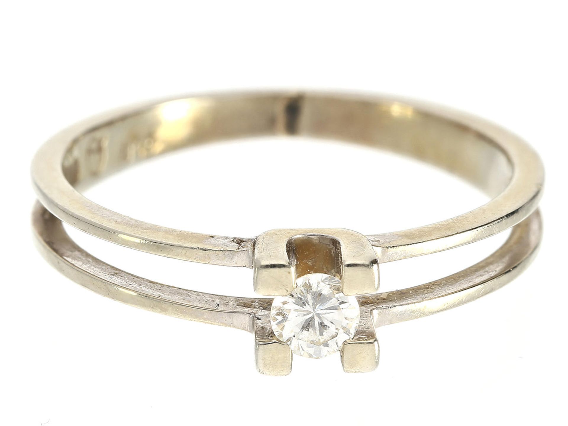 Ring: vintage Brillant-Solitärring, feiner Brillant von 0,14ct Ca. Ø16,5mm, RG52, ca. 2,5g, 18K