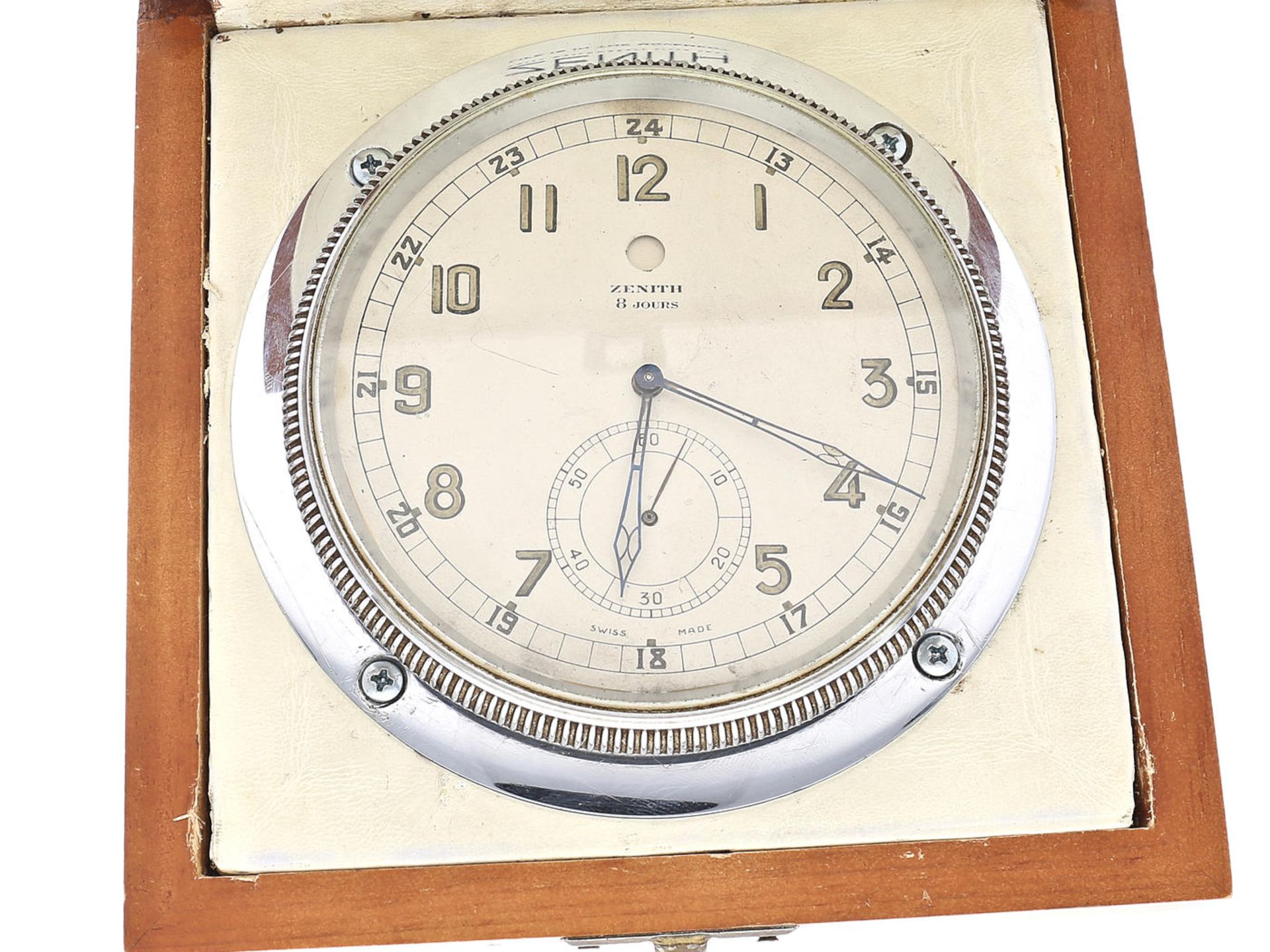 Tischuhr/Borduhr: seltene Zenith 8-Tage-Uhr, ca.1950 Box ca. 14 × 14 × 7,5cm, Deckel mit Zenith- - Bild 2 aus 5