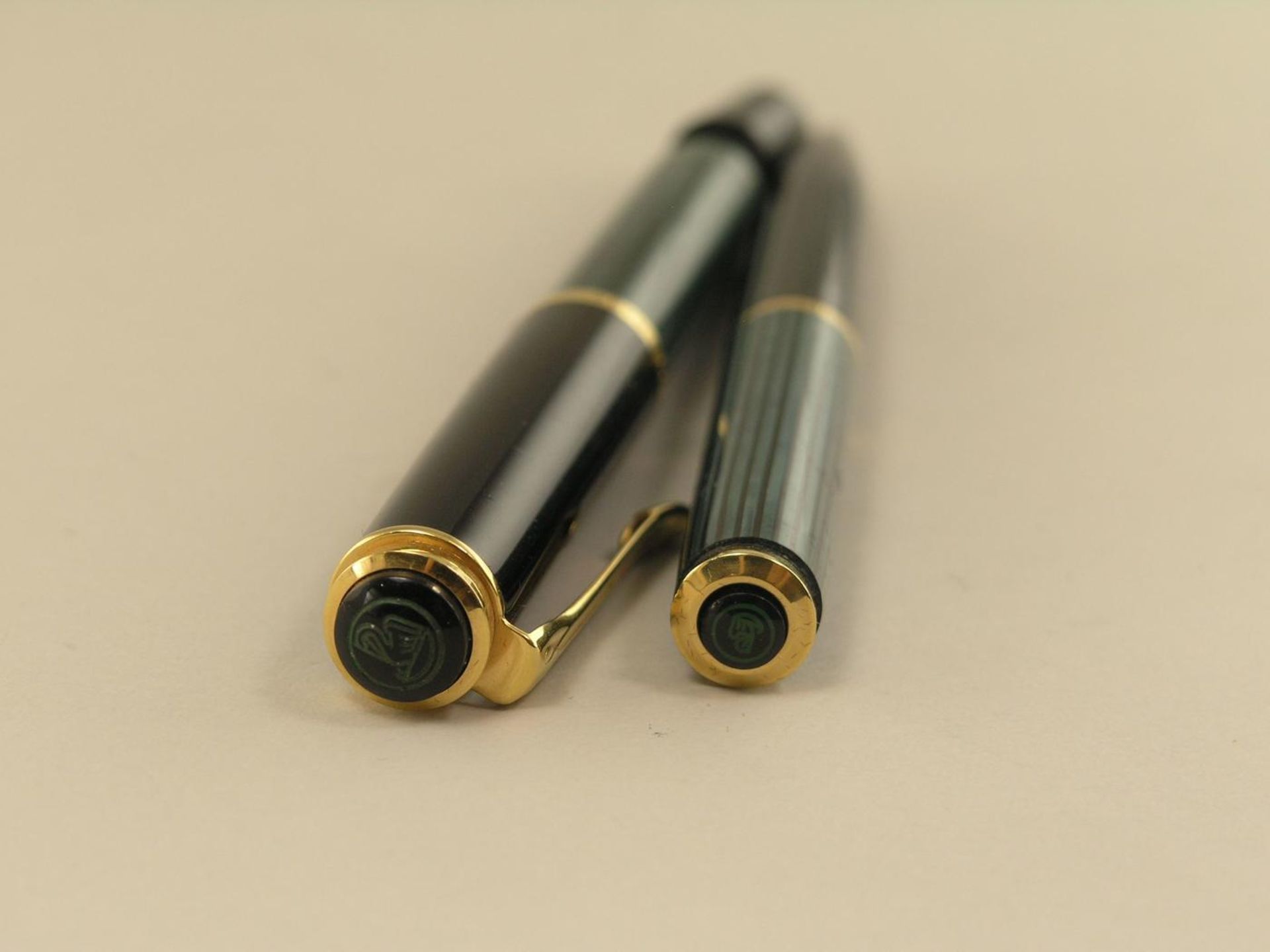 Schreibset: Pelikan, vintage Füllfederhalter mit Goldfeder, leicht defekt , Kugelschreiber ohne