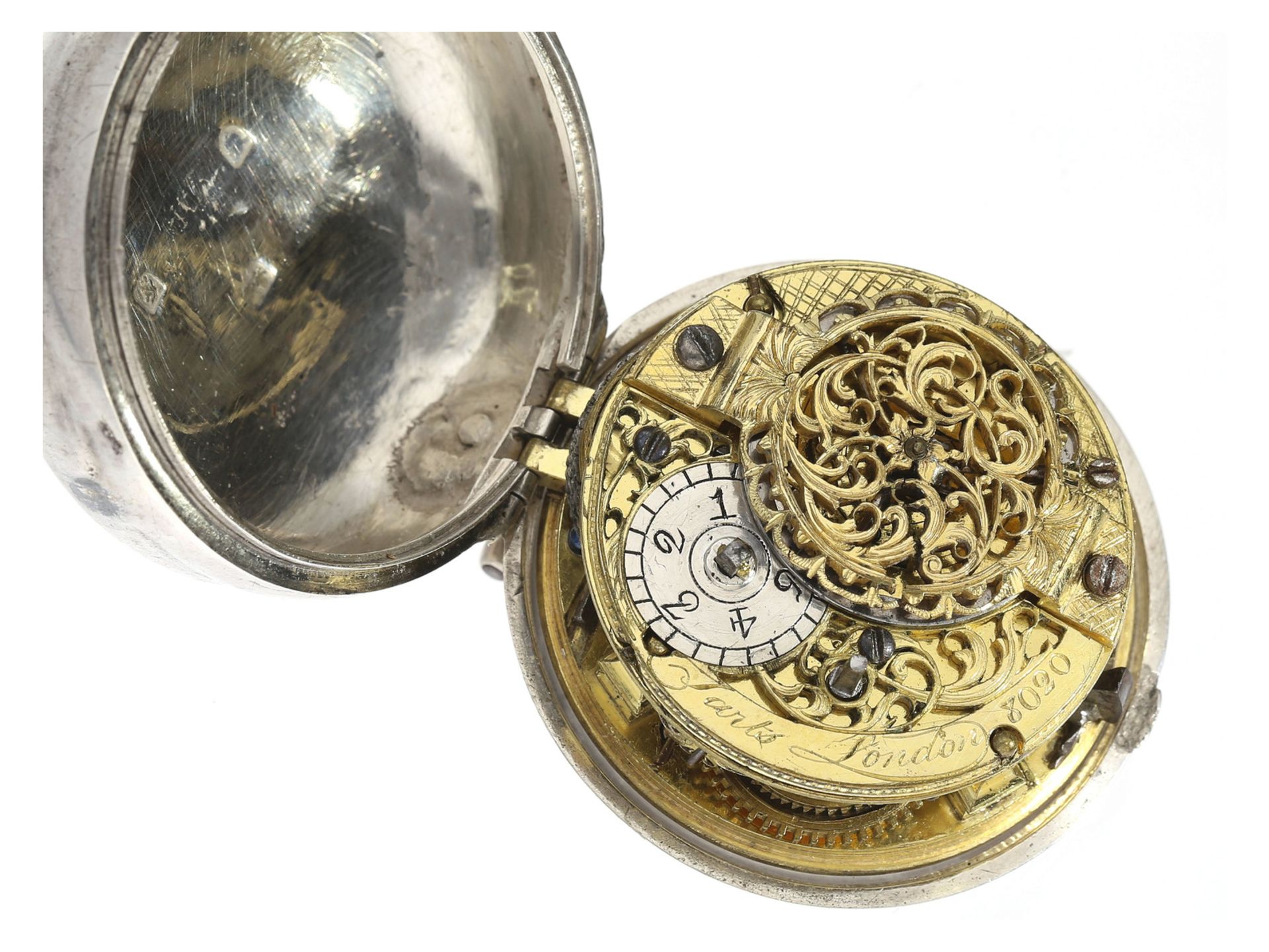 Taschenuhr: große englische Doppelgehäuse Champlevé Spindeluhr, um 1760, signiert Tarts LondonCa. - Bild 2 aus 2