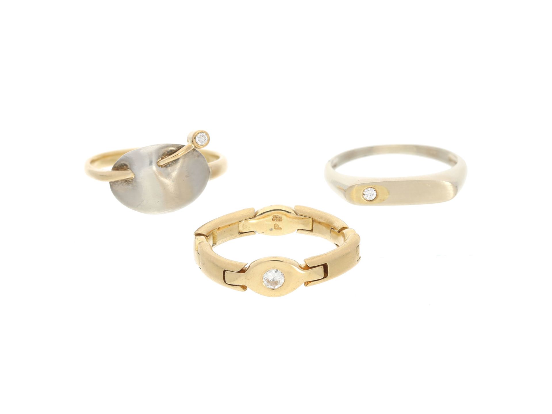 Ring: Konvolut moderner Goldschmiederinge, neuwertigBestehend aus insgesamt 3 Ringen, alle ca.