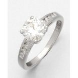 Klassischer Brillantsolitärring A Lady's diamond solitaire ring 750er WG, gestemp. 1 Brillant von