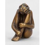 Bruno Bruni 1935 Gradara - "Mignon" - Bronze. Goldbraun patiniert. 3113/5000. H. 8,2 cm. Auf der