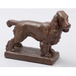 Spaniel Karlsruher Majolika Manufaktur, Karlsruhe 1939-1940. Terrakotta, brauner Scherben. Unter dem