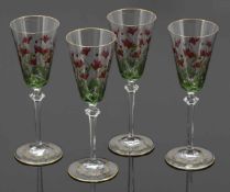 4 Jugendstil Kelchgläser Um 1920. - Alpenveilchen - Farbloses Glas. Scheibenfuß, Schaft und