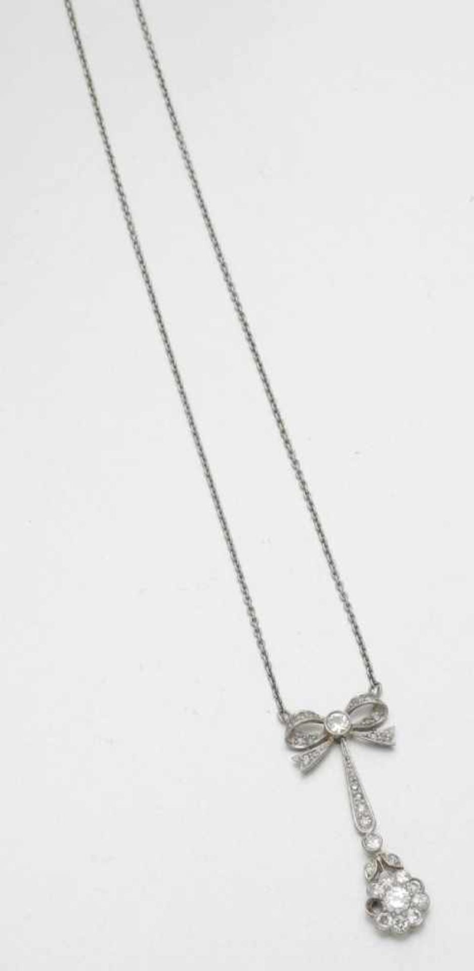 Perlen-Diamantring 750er GG, gestemp. 1 Perlen (D. 0,99 cm). Div. Diamanten im Baguetteschliff und - Bild 2 aus 2