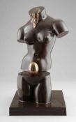 Salvador Dalí 1904 Figueras - 1989 Figueras - "Space Venus" (Venus Spatiale) - Bronze. Braun und