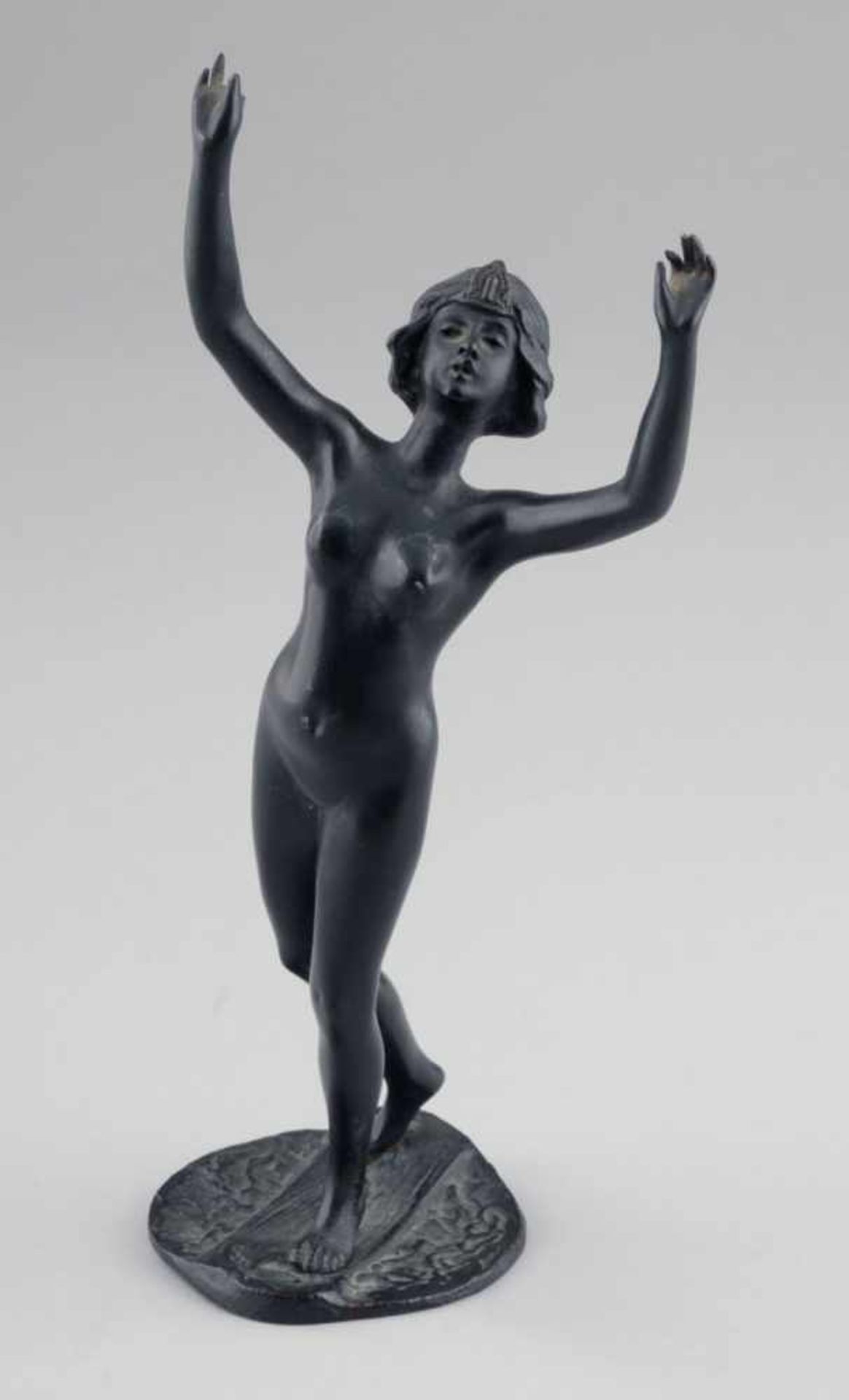 Künstler des frühen 20. Jahrhunderts - Weiblicher Akt - Bronze. Schwarz patiniert. H. 22,5 cm.