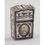 Necessaire Frankreich, 19. Jahrhundert. Perlmutt. Silber. Elfenbein. 2 Miniaturen. 7,5 x 5 x 3 cm. -