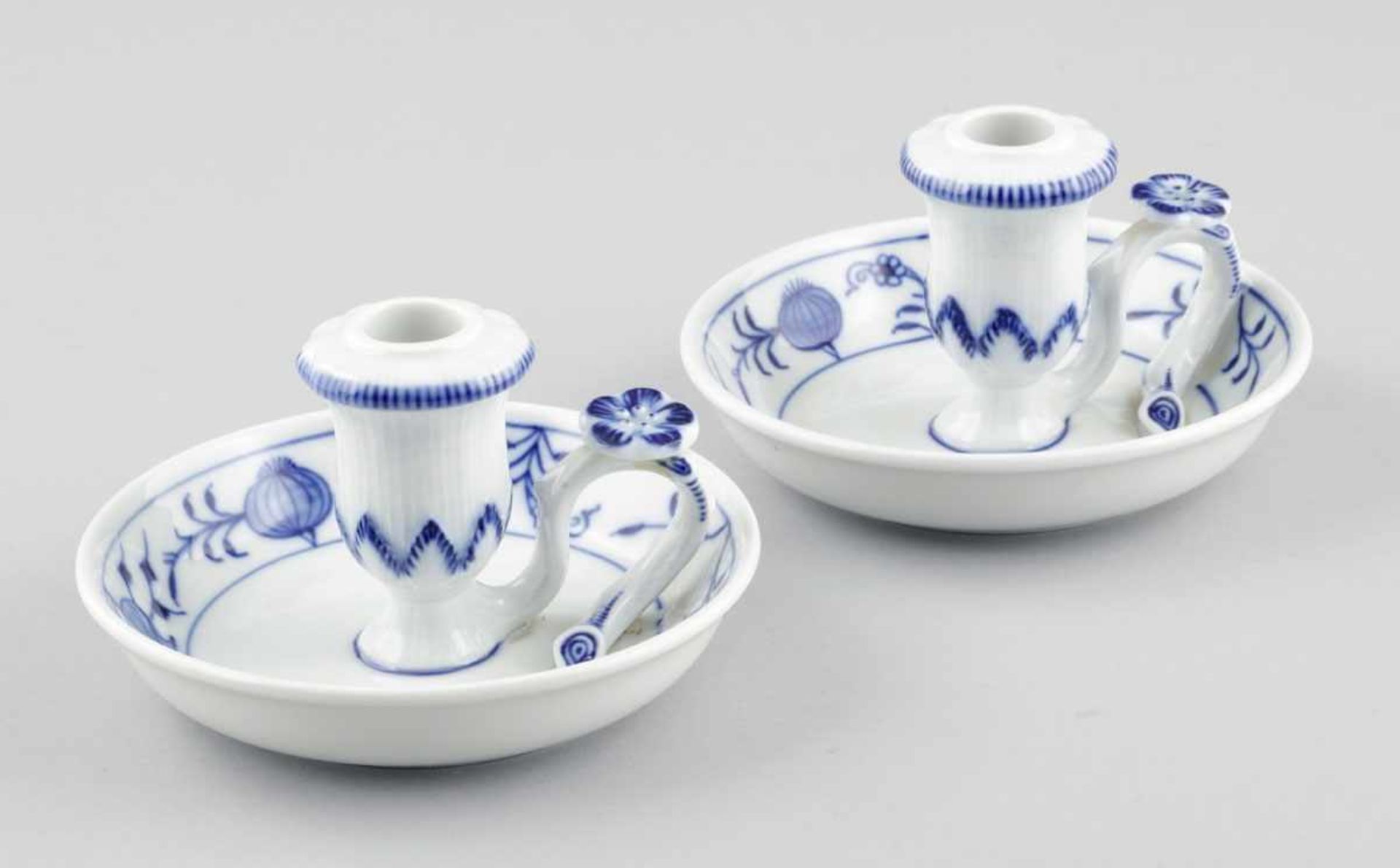 2 Kerzenleuchter Staatliche Porzellan Manufaktur, Meissen 1972-1980. - Zwiebelmuster - Porzellan,