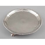 Salver London/England, um 1766/67. 925er Silber. Punzen: Herst.-Marke, Stadt- und