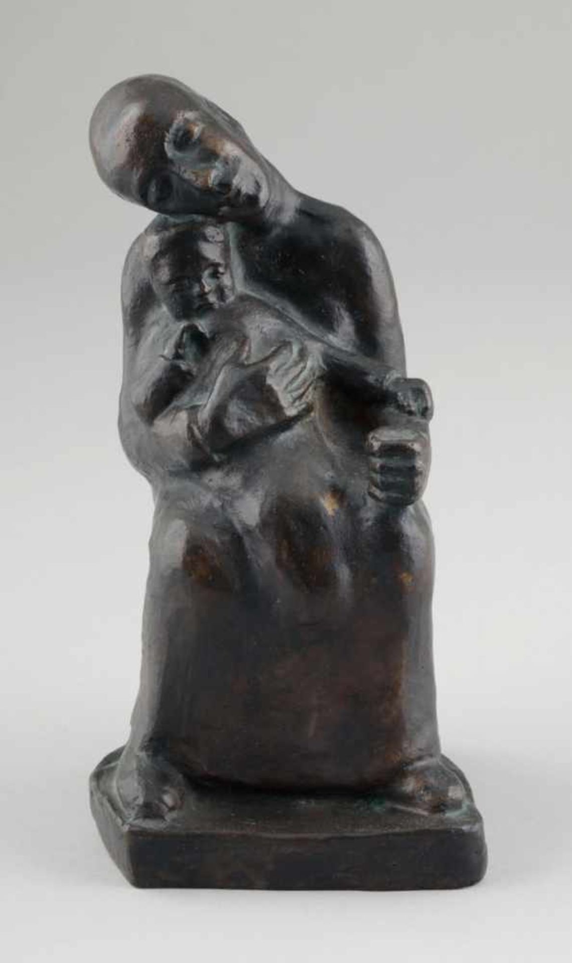 Frieda Paetz 1879 Magdeburg - 1962 Niederaudorf - Mutter mit Kind - Bronze. Braun patiniert. H.