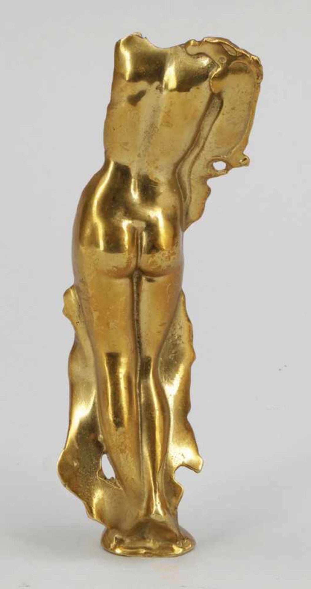 G. Reitsch Künstler des 20. Jahrhunderts - Nike - Bronze. Gold patiniert. 29/30. H. 19 cm. Auf der