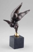 Miguel Fernando Lopez 1955 Lissabon - Akrobatin - Bronze. Braun patiniert. Ball mit goldfarbener