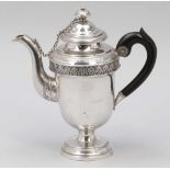 Seltene Empire-Kaffeekanne /Coffee pot George Friedrich Fournier/Berlin, um 1830. Silber. Punzen: