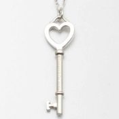 TIFFANY - Keys Herzschlüssel-Charm mit Kette in SilberFa. Tiffany & Co. Ltd., USA. Modell: Keys.