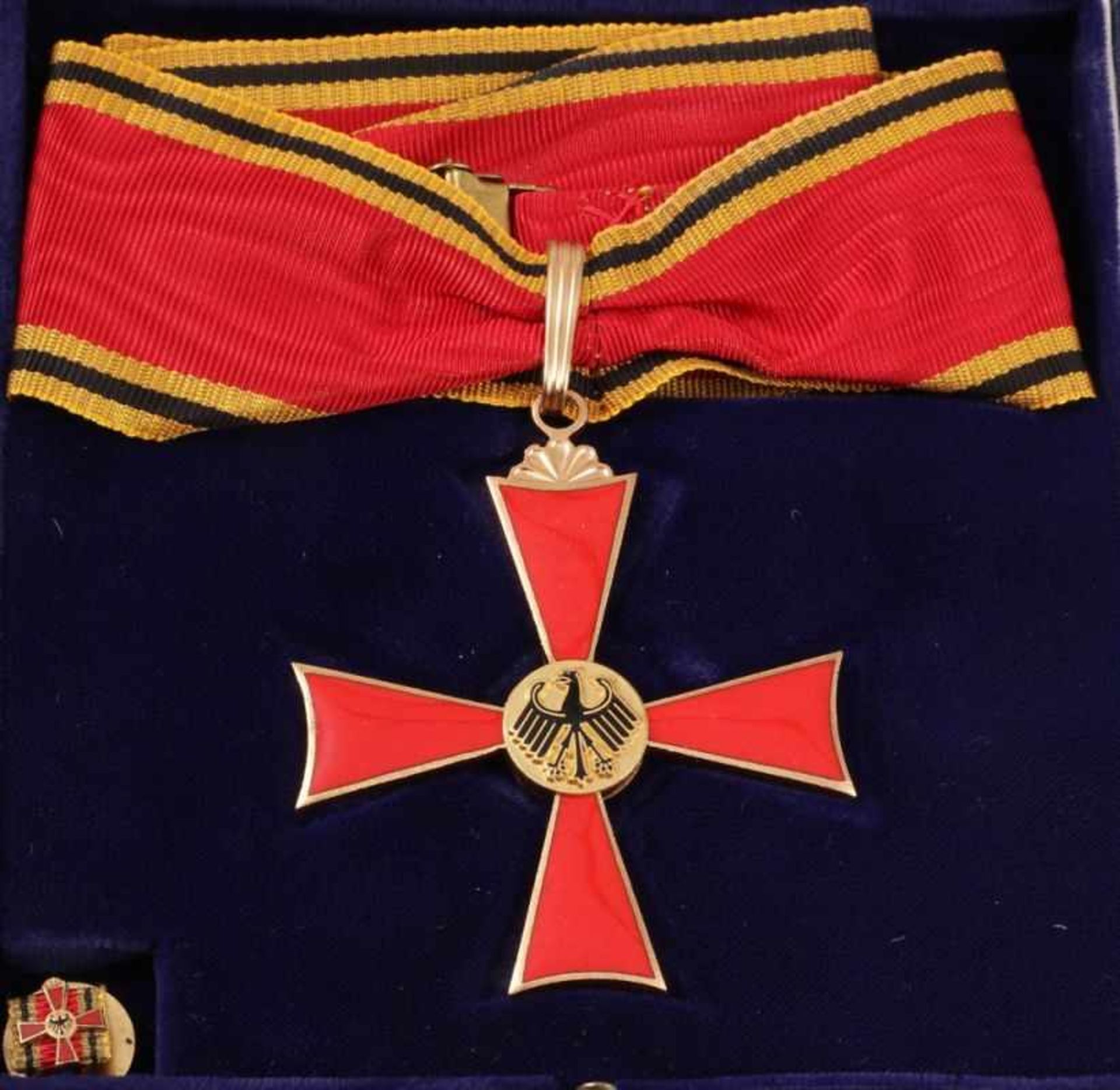 Das Große Verdienstkreuz des Verdienstordens der Bundesrepublik Deutschland imVerleihungsetui - Image 2 of 2