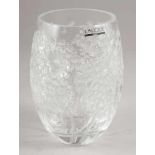 Vase BucoliqueLalique, Wingen-sur-Moder. Farbloses Glas, formgepresst, z. T. mattiert. Unter dem