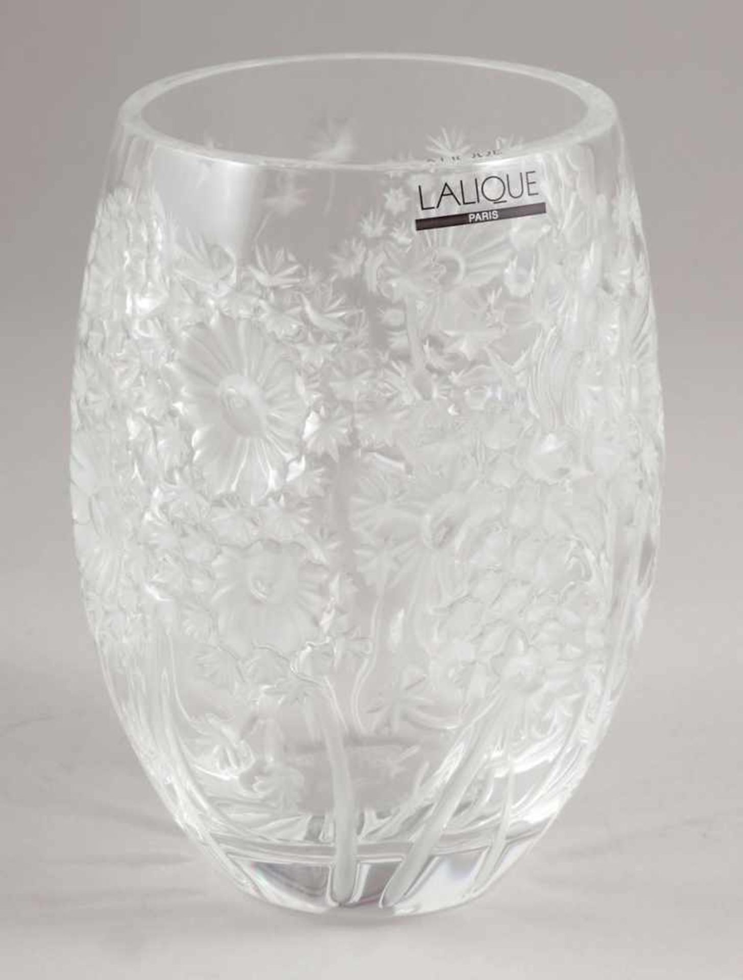 Vase BucoliqueLalique, Wingen-sur-Moder. Farbloses Glas, formgepresst, z. T. mattiert. Unter dem