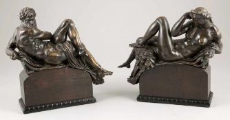 Bronzebildner nach Michelangelo- Der "Tag" und die "Nacht" - Bronze (2). Braun patiniert. Braun