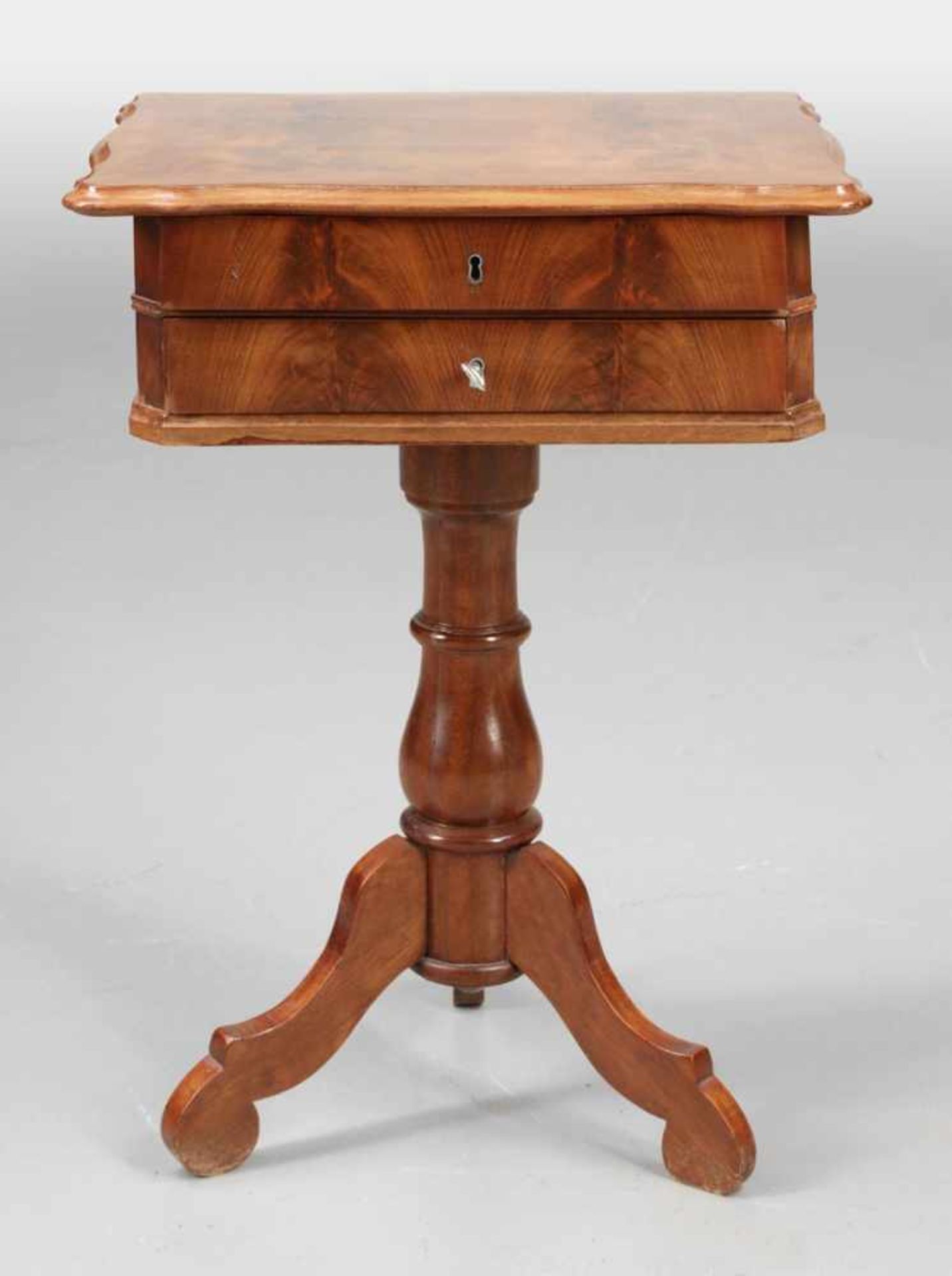 Biedermeier Nähtisch19. Jh. Mahagoni. 69 x 50 x 41 cm. Best.