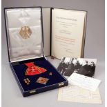 Das Große Verdienstkreuz mit Stern und Schulterband des Verdienstordens der