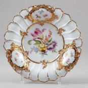 PrunktellerKönigliche und Staatliche Porzellan Manufaktur, Meissen 1850-1924. - Blumenbukett -