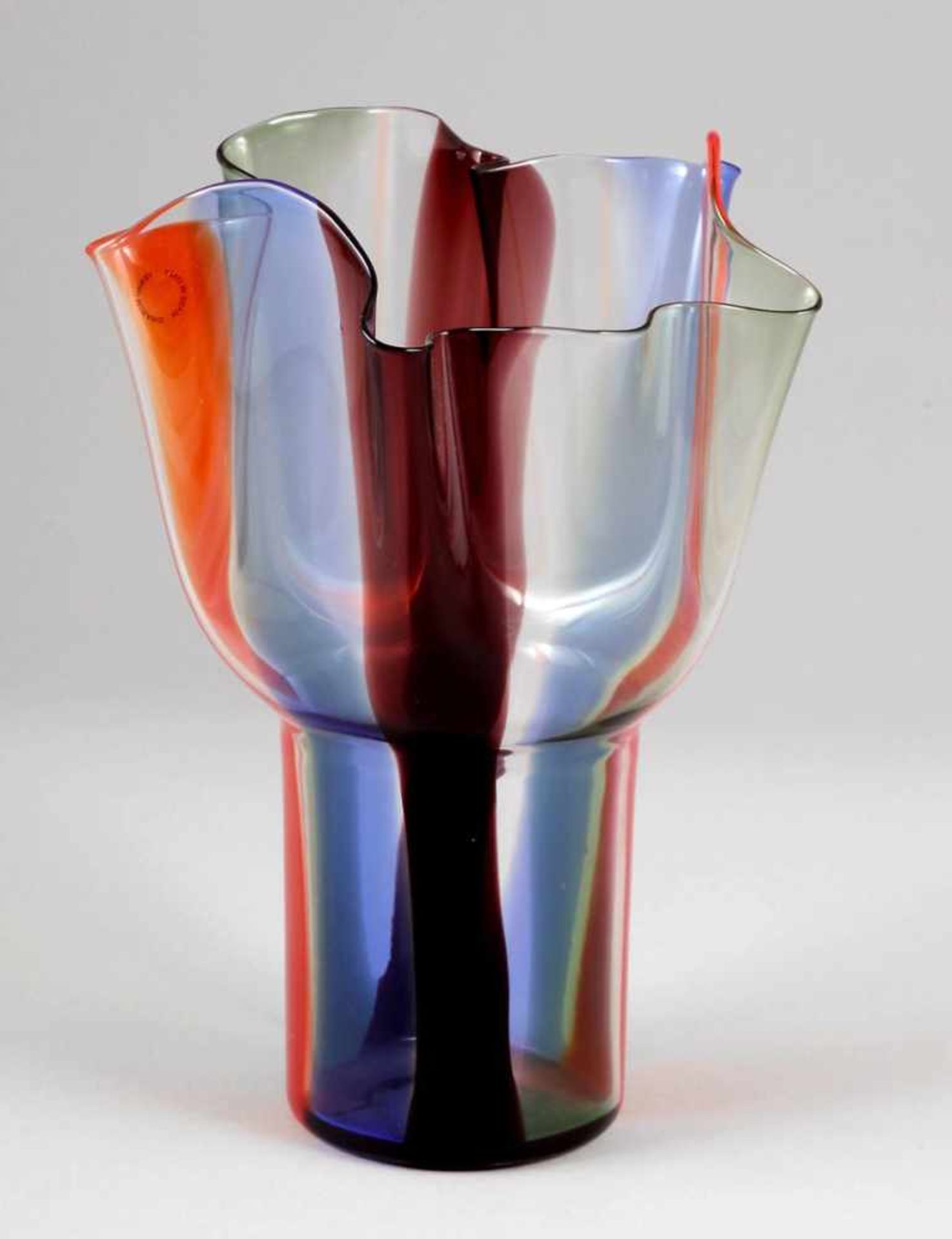 Vase KukintoEntwurf: Timo Sarpaneva - Ausführung: Venini & C., Murano 1994. Farbloses Glas mit