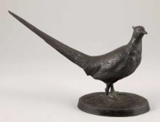 Otto Poertzel1876 Scheibe - 1963 Coburg - Fasan - Bronze. Olivgrün patiniert. H. 21,8 cm. Auf der